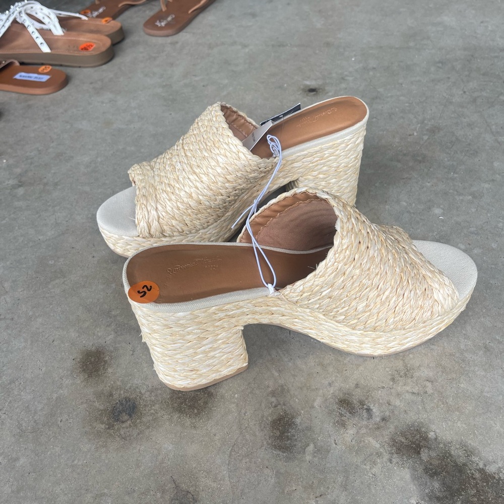 Universal Thread Tan Mules with Open Toe and Slip-On Design